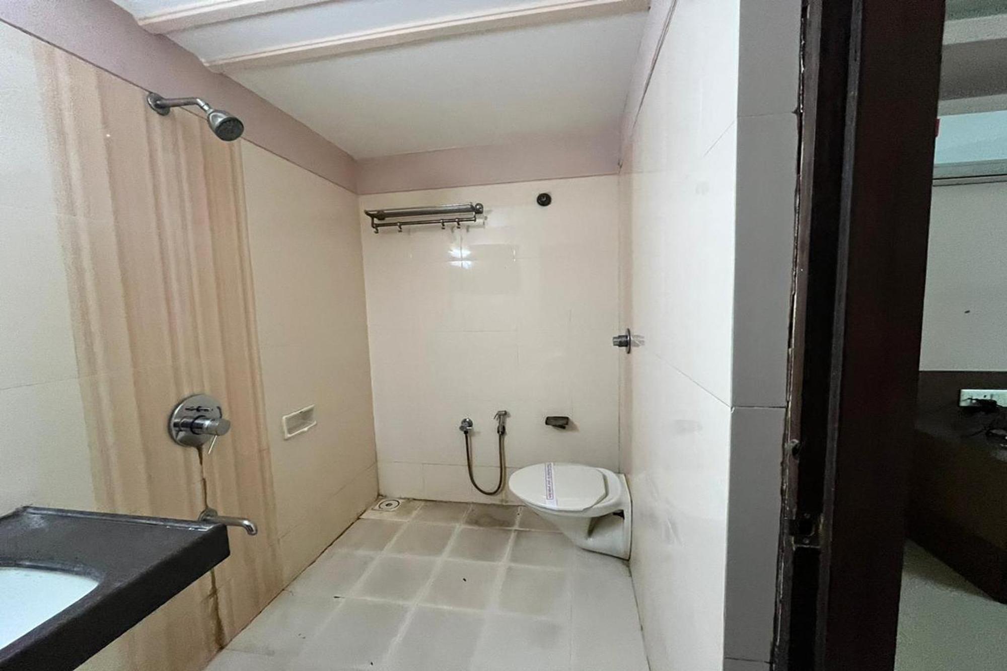 Hotel Shailly Inn Ahmedabad Exterior foto