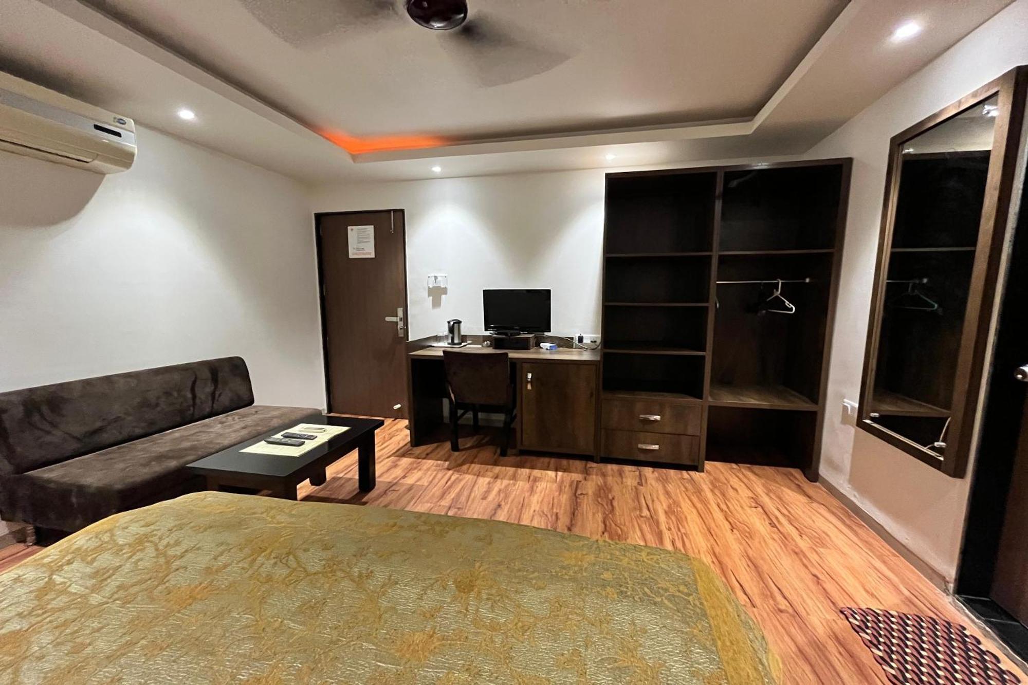 Hotel Shailly Inn Ahmedabad Exterior foto
